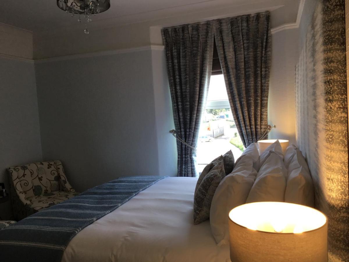 The Station Guest House Galmpton ภายนอก รูปภาพ