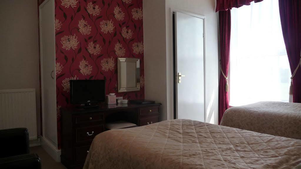 The Station Guest House Galmpton ภายนอก รูปภาพ